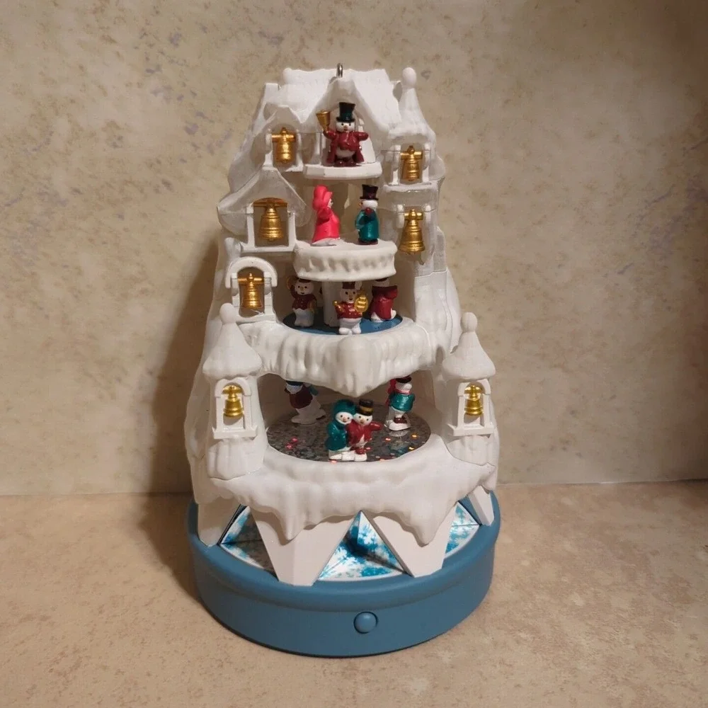 Hallmark Magic Ornament‎ WINTER WONDERLAND Light Sound Motion Brand New